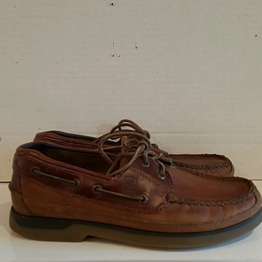 Sperry men top